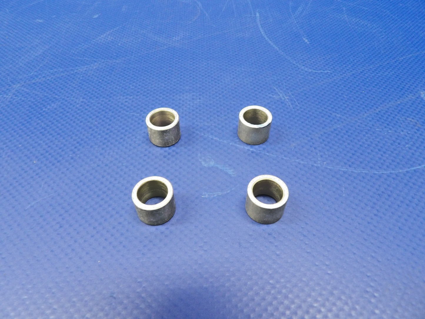 Beech Landing Gear Torque Knee Bushing w 8130 90-810019-1 LOT 4 NOS (0426-1289)5