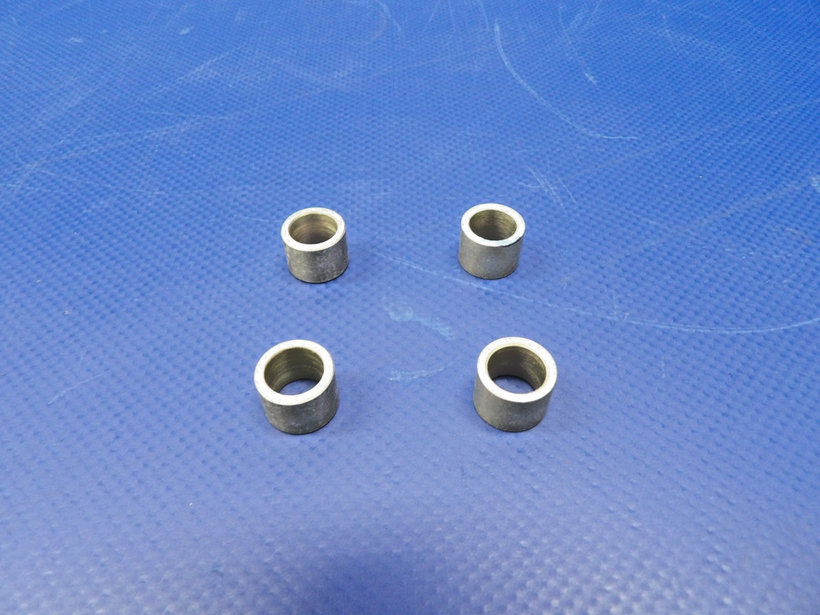 Beech Landing Gear Torque Knee Bushing w 8130 90-810019-1 LOT 4 NOS (0426-1289)5