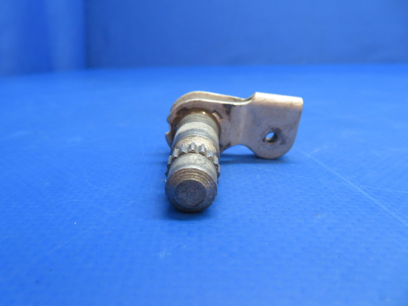 Cessna 172 Cabin Door Handle Shaft LH P/N 0511227-7 (0223-868)1
