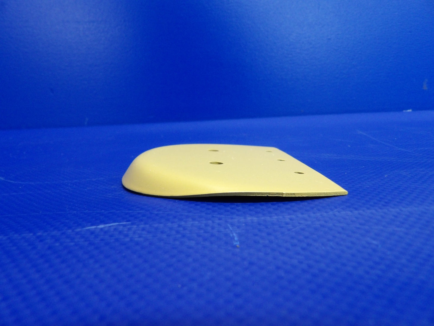 Beech Anti-Siphon Fuel Door P/N 101-920061-25 NOS (0326-1244)10