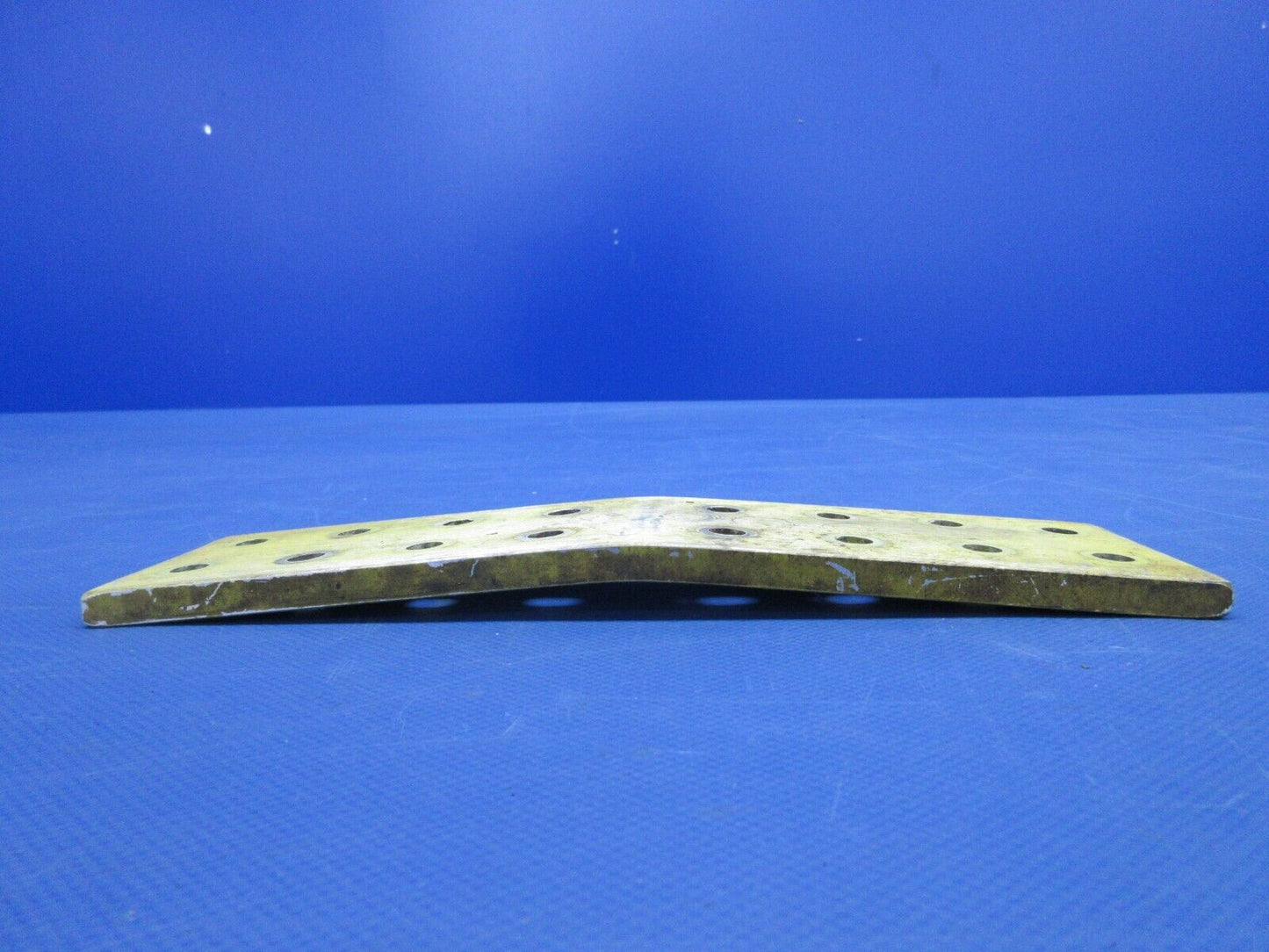 Piper PA-23-250 Aztec Front Spar Attachment Bottom Plate P/N 17475-04 (0624-845)