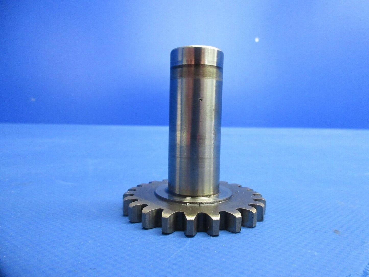 Continental E-225 Accessory Drive Shaft Gear (0824-910)