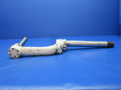 Piper PA-23-250 Aztec RH Main Gear Yoke, Rod & Axle P/N 31824-02 (0924-1289)