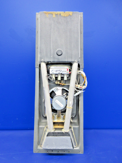 Beech D95A Travel Air Overhead Lights & Air Ducts P/N 35-550561-39 (0326-958)1