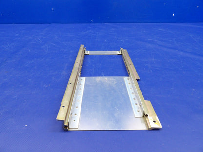 Beech D95A Travel Air Single Stack Canted Rail Tray Mount RP1040-P-1 (0226-510)12