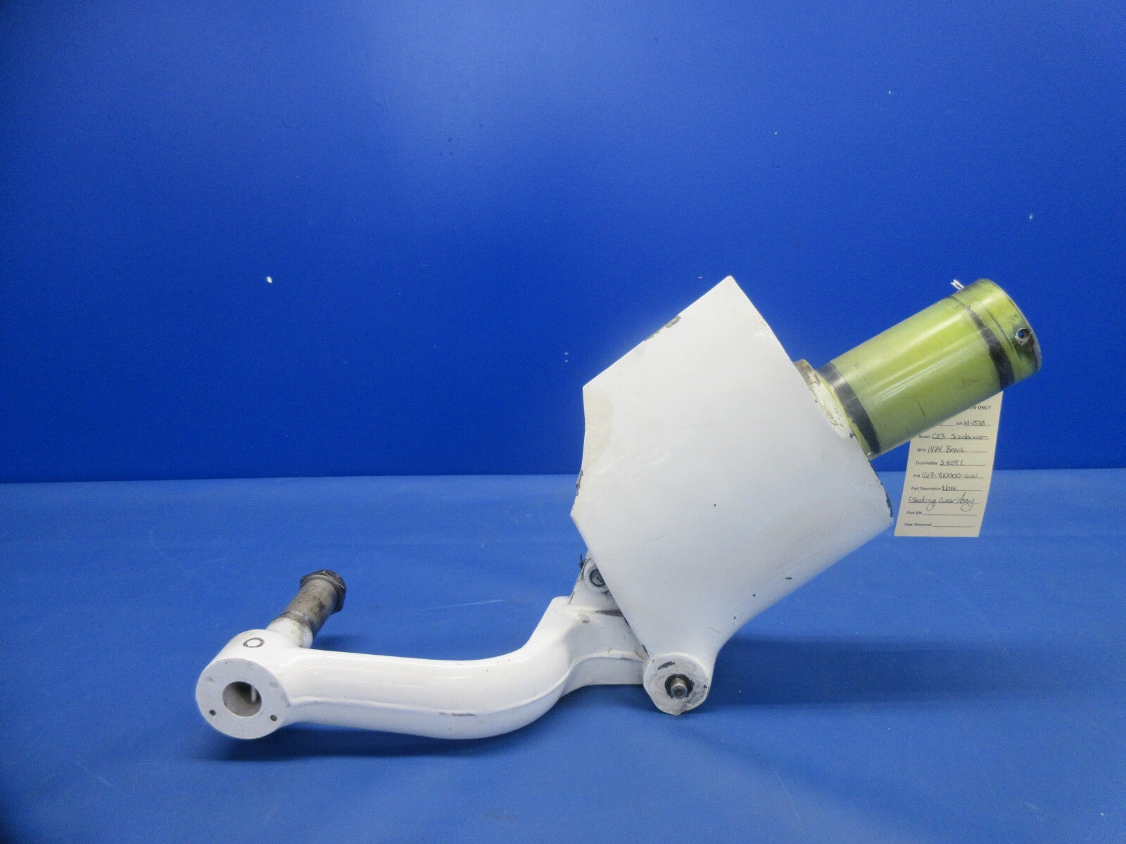 Beech C23 Sundowner Nose Landing Gear P/N 169-810000-661 FOR PARTS (0824-2005)8
