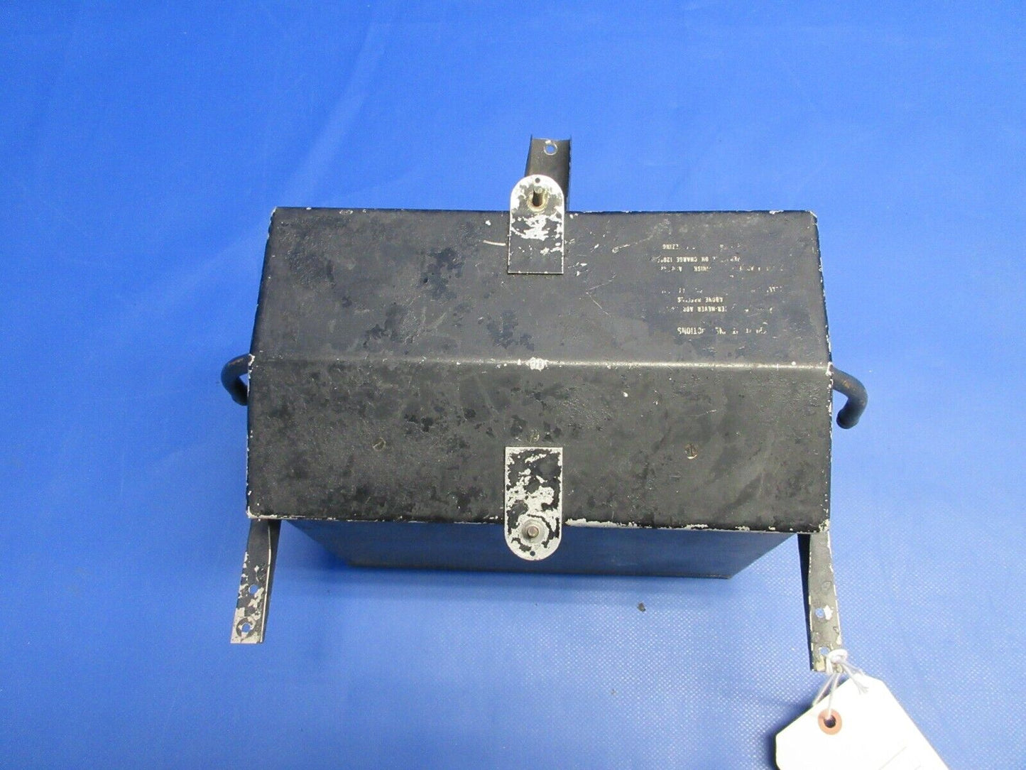 Piper PA23-235 / 250 Aztec Battery Box Assembly P/N 17564-00 (0524-2052)