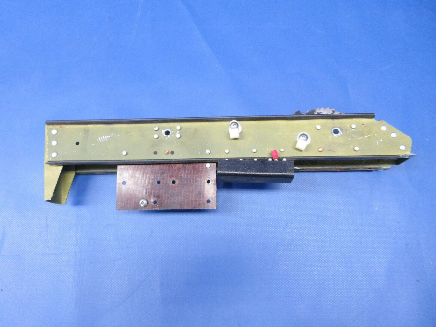 Piper PA-34-200T Seneca II Brake Support Channel Assy P/N 67137-00 (0524-1912)