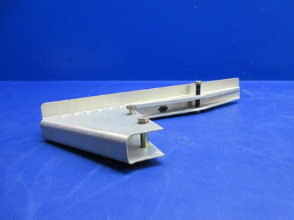 Cirrus SR22 Pilot Seat Track LH & RH P/N 12490-009, 12490-010 (0926-831)9