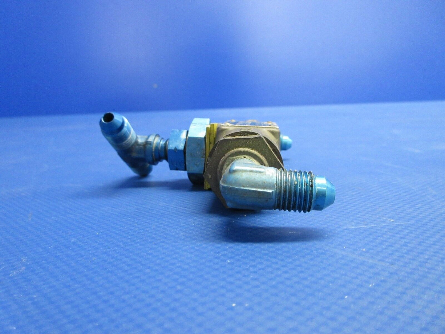Piper PA-23-235 IBC Products Hydraulic Shuttle Valve P/N 32803 (0524-1830)