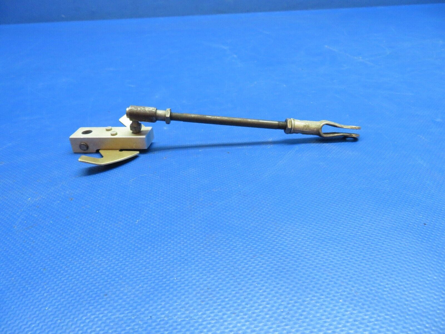 Cessna 337 / P337H Control Rod Aft Cowl Flaps NAS354-4-475 1560220-3 (0624-1778)