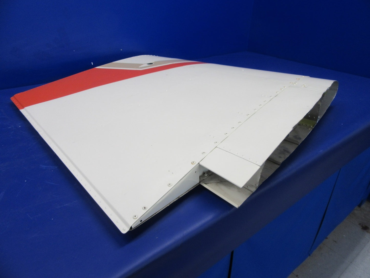 Beech 95 / D95A Travel Air LH Wing Tip P/N 95-170000-601 (0326-05)2