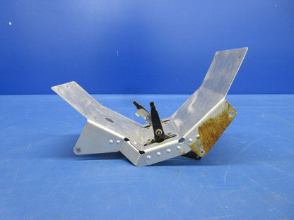 Piper PA-34-200T Cowl Flap Control Console Assy P/N 96453-00 (0524-2069)