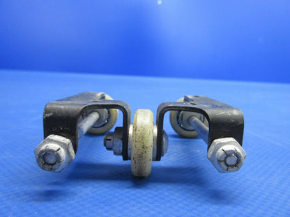 Piper PA-23-250 Aztec Control Column Roller Assy P/N 16851-00 (0624-810)