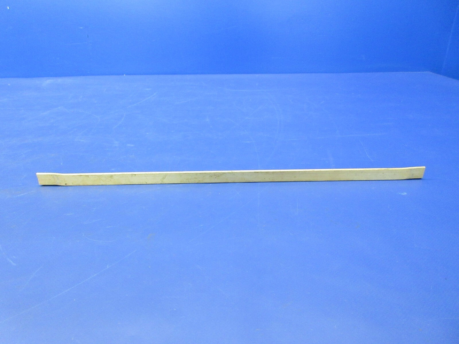 Cessna Fuselage Bulkhead Reinforcement Angle RH P/N 0513000-9 NOS (0625-1217)2