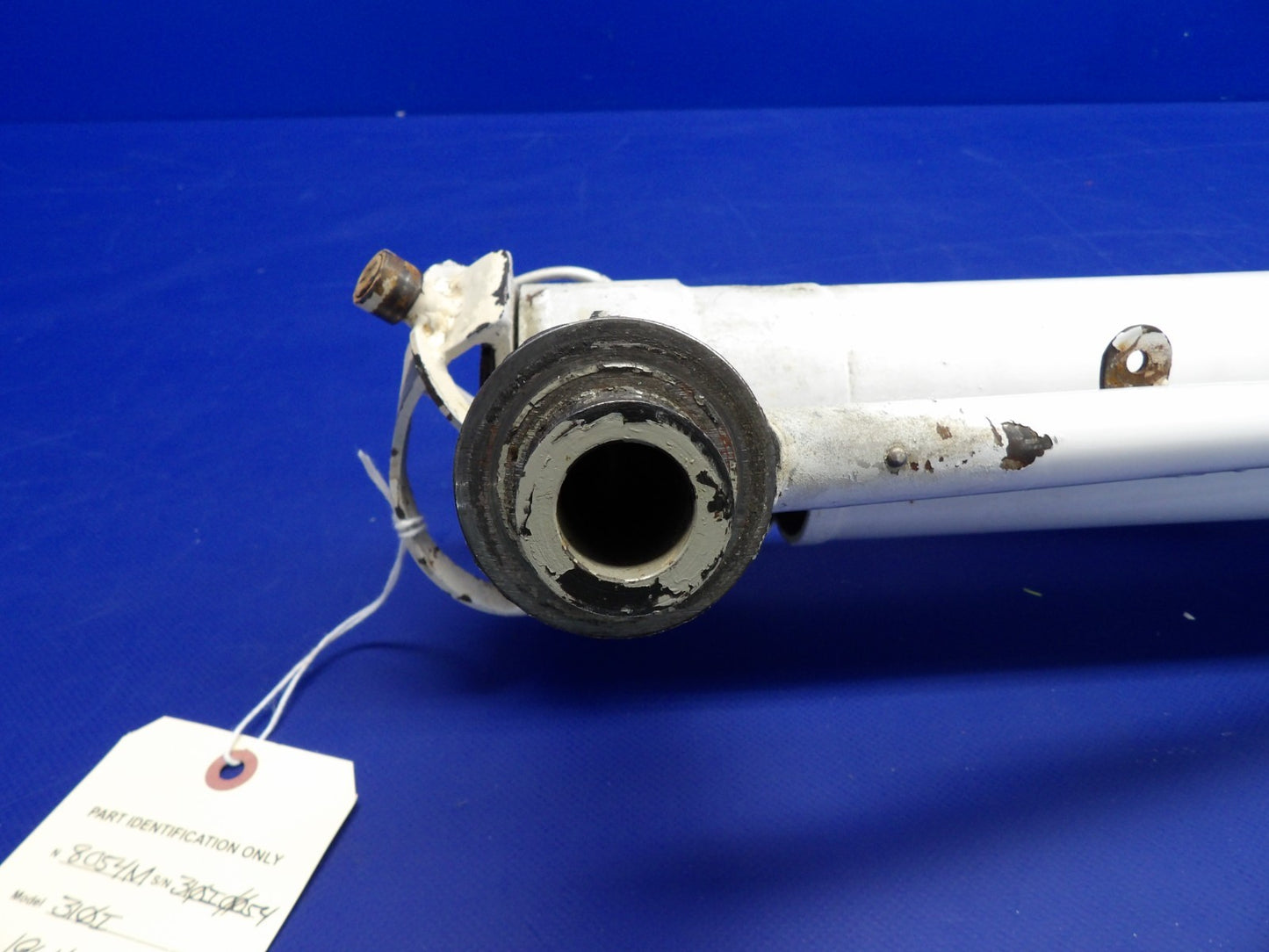 Cessna 310 / 310I Nose Landing Gear P/N 0842000-77 FOR PARTS (0326-2006)8