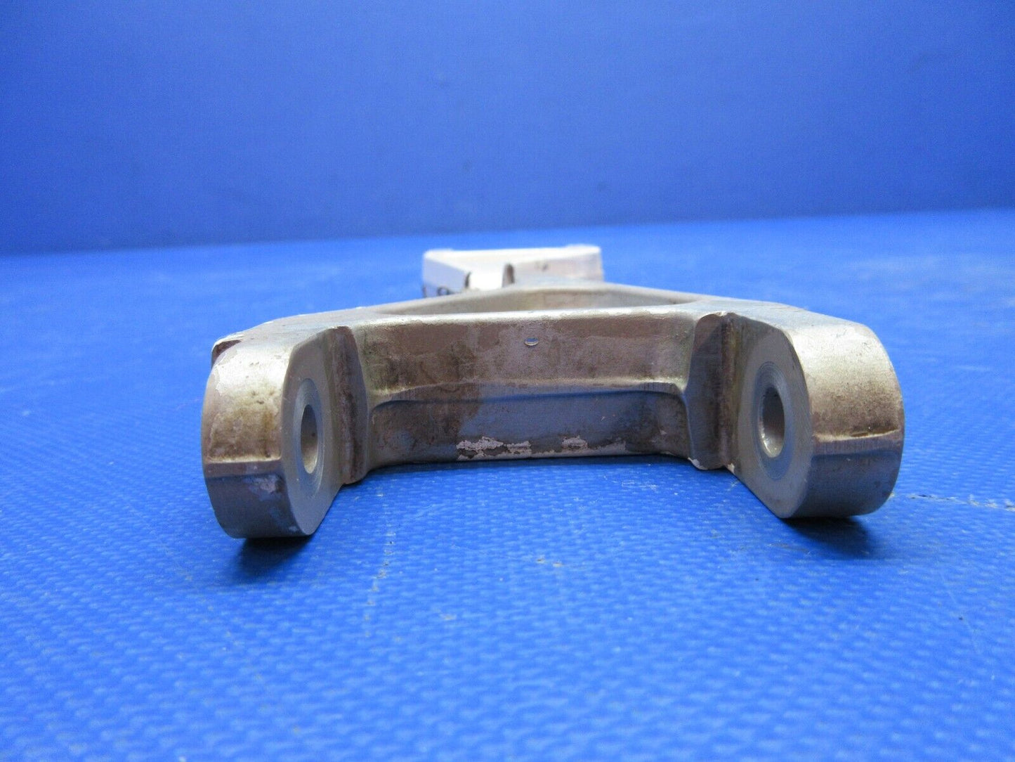 Piper PA-23-250 Aztec Main Gear Torque Link Assy P/N 31805-06 (0824-1320)
