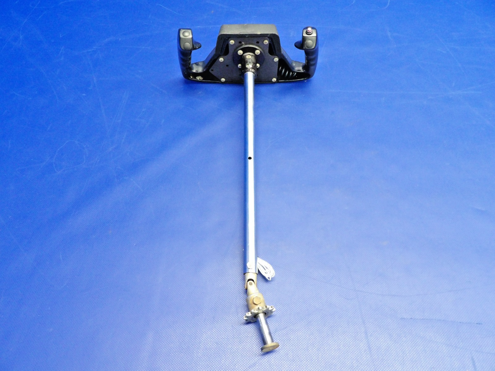Cessna 172 / 172G Pilot Control Wheel / Yoke P/N 0760019-1 (0326-1266)3