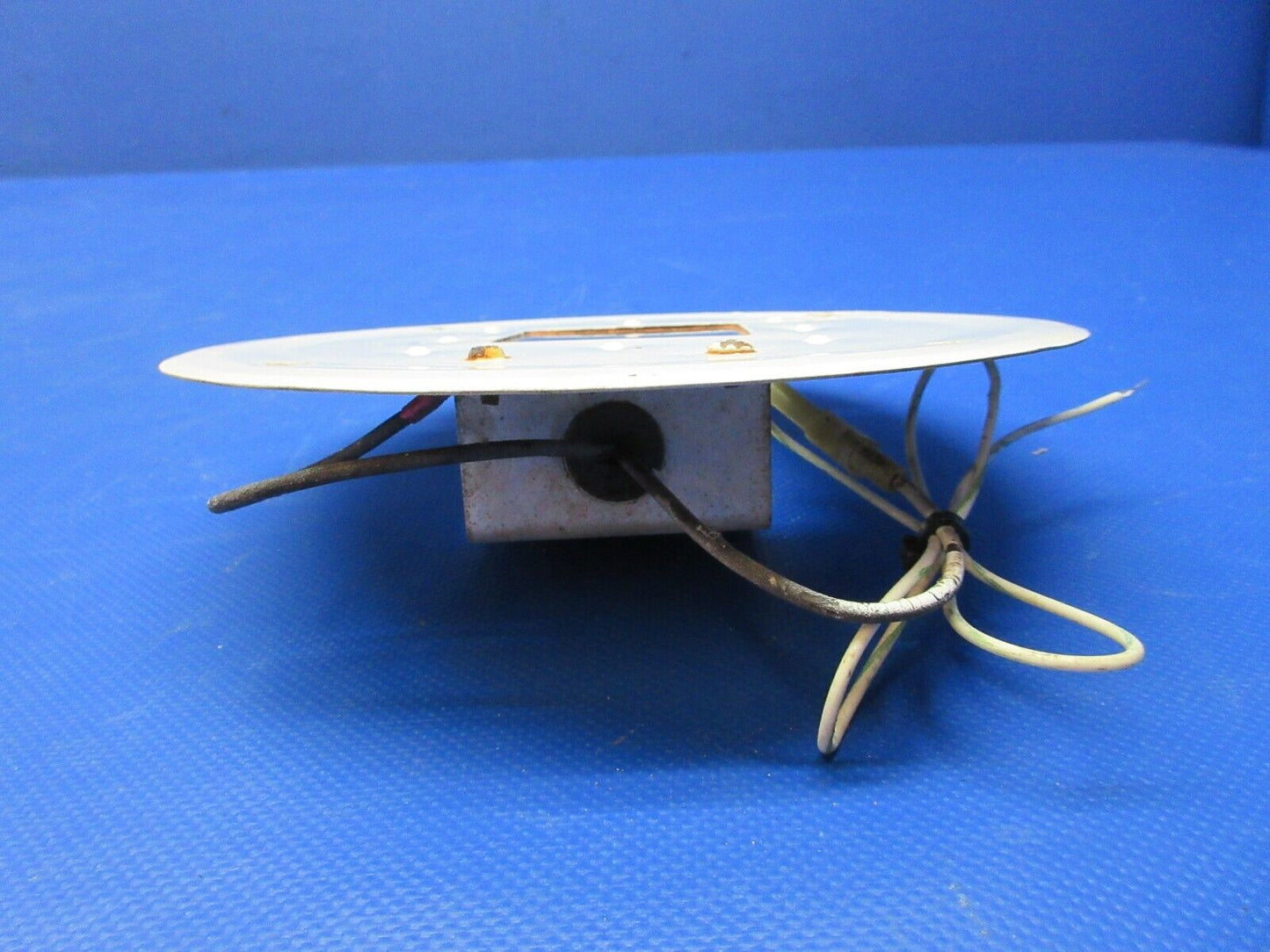 Cessna 172M Courtesy Light Assy 12v P/N 0521101-2 TESTED (0524-1549)