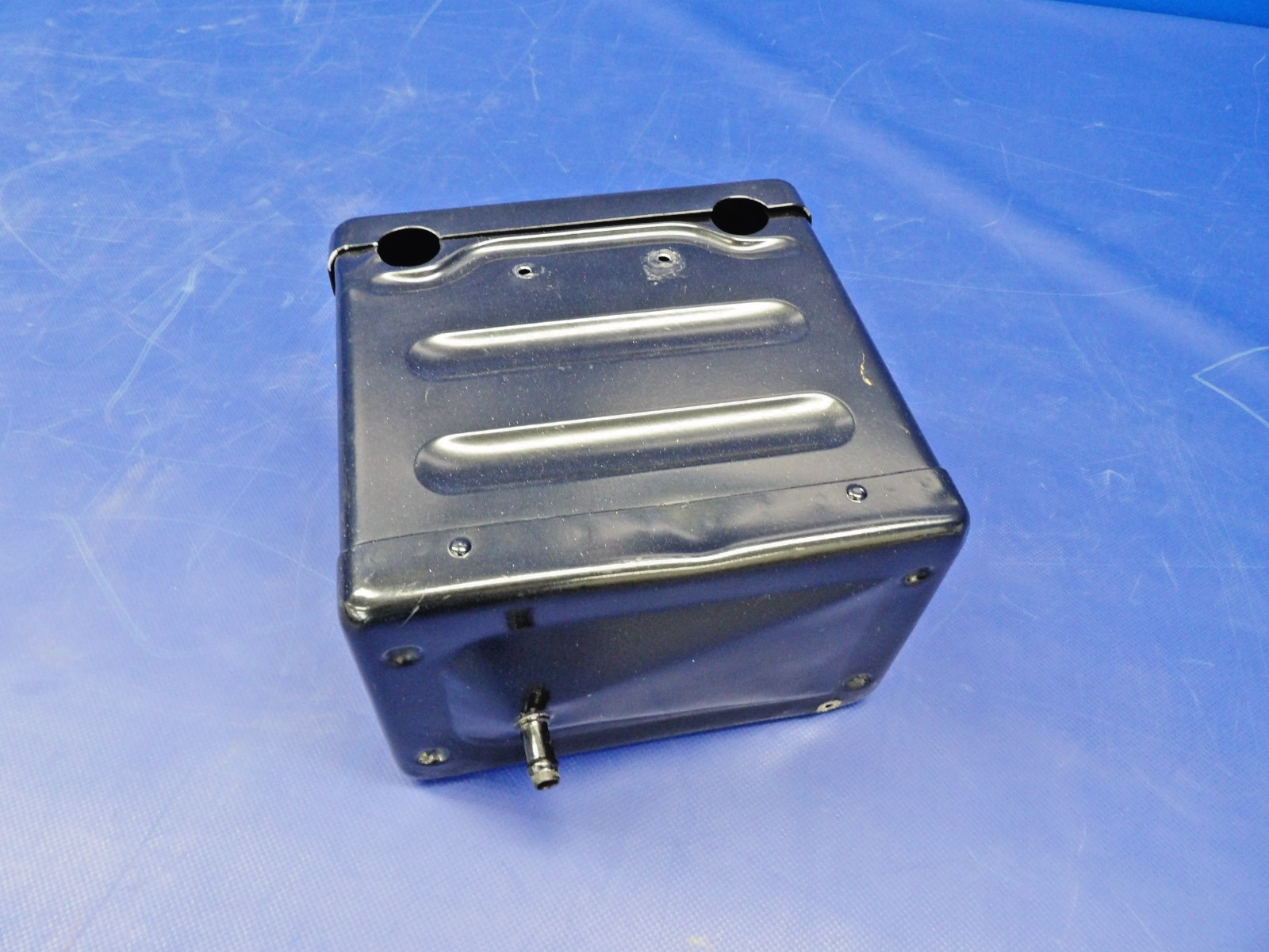 Cessna 172 / 172G Battery Box & Lid P/N 0513011-11 (0326-1269)6