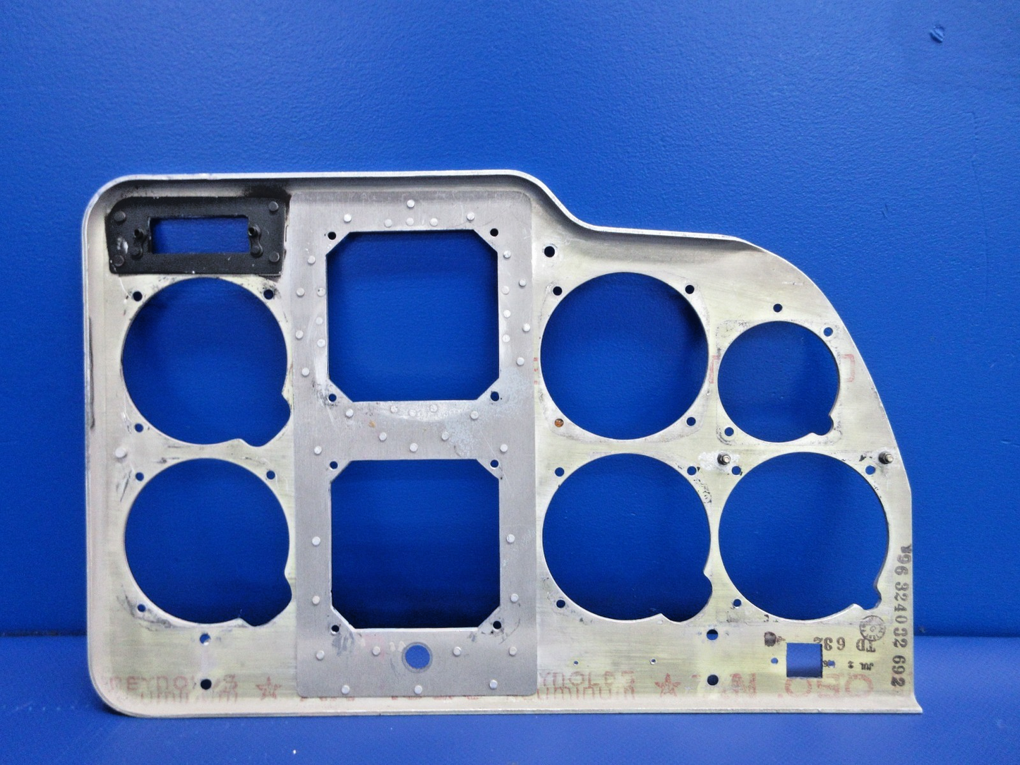 Beech D95A Travel Air RH Floating Instrument Panel P/N 96-324032-3 (0326-725)1