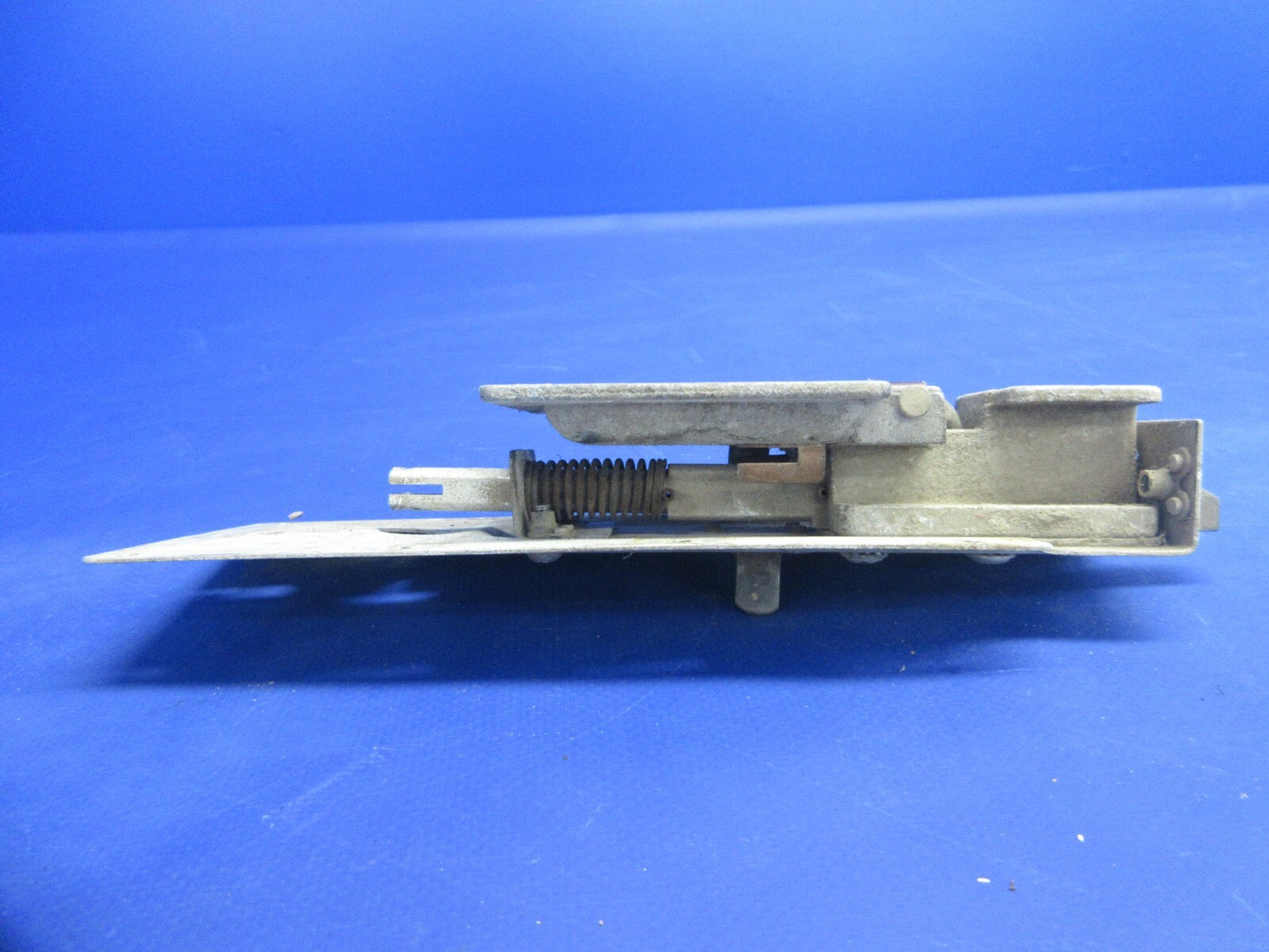 Cessna 150 / 150H RH Cabin Door Latch P/N 0413387-4 (0625-900)6