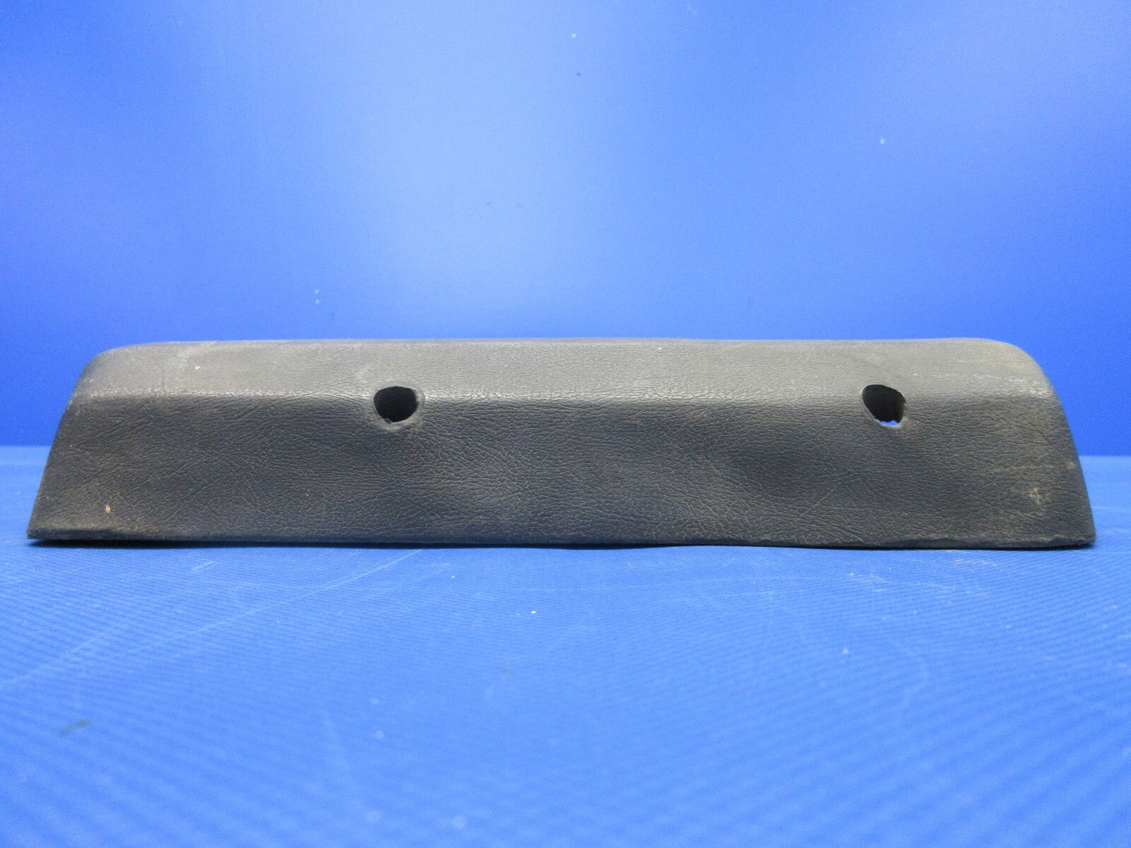 Cessna 172 Rear Armrest LH P/N 0514079-1 (0324-1102)2