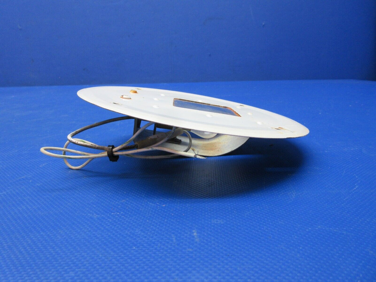 Cessna 172M Courtesy Light Assy 12v P/N 0521101-2 TESTED (0524-1549)