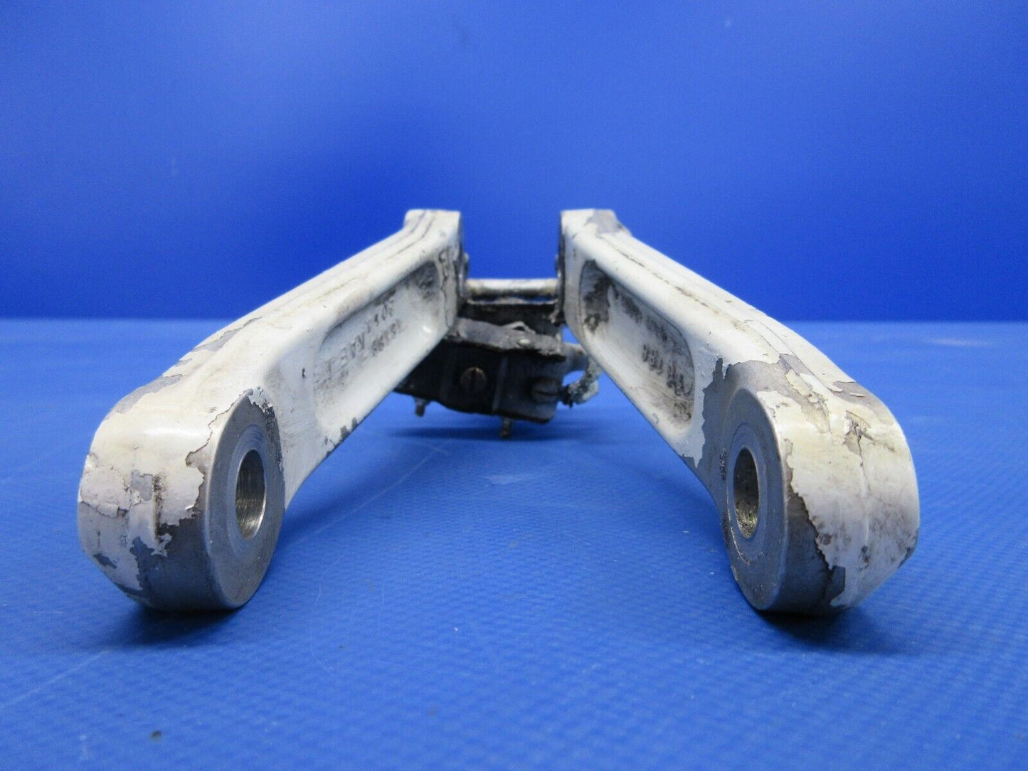 Piper PA-23-250 Aztec Main Gear Lower Drag Link Assy P/N 16240-05 (0624-890)