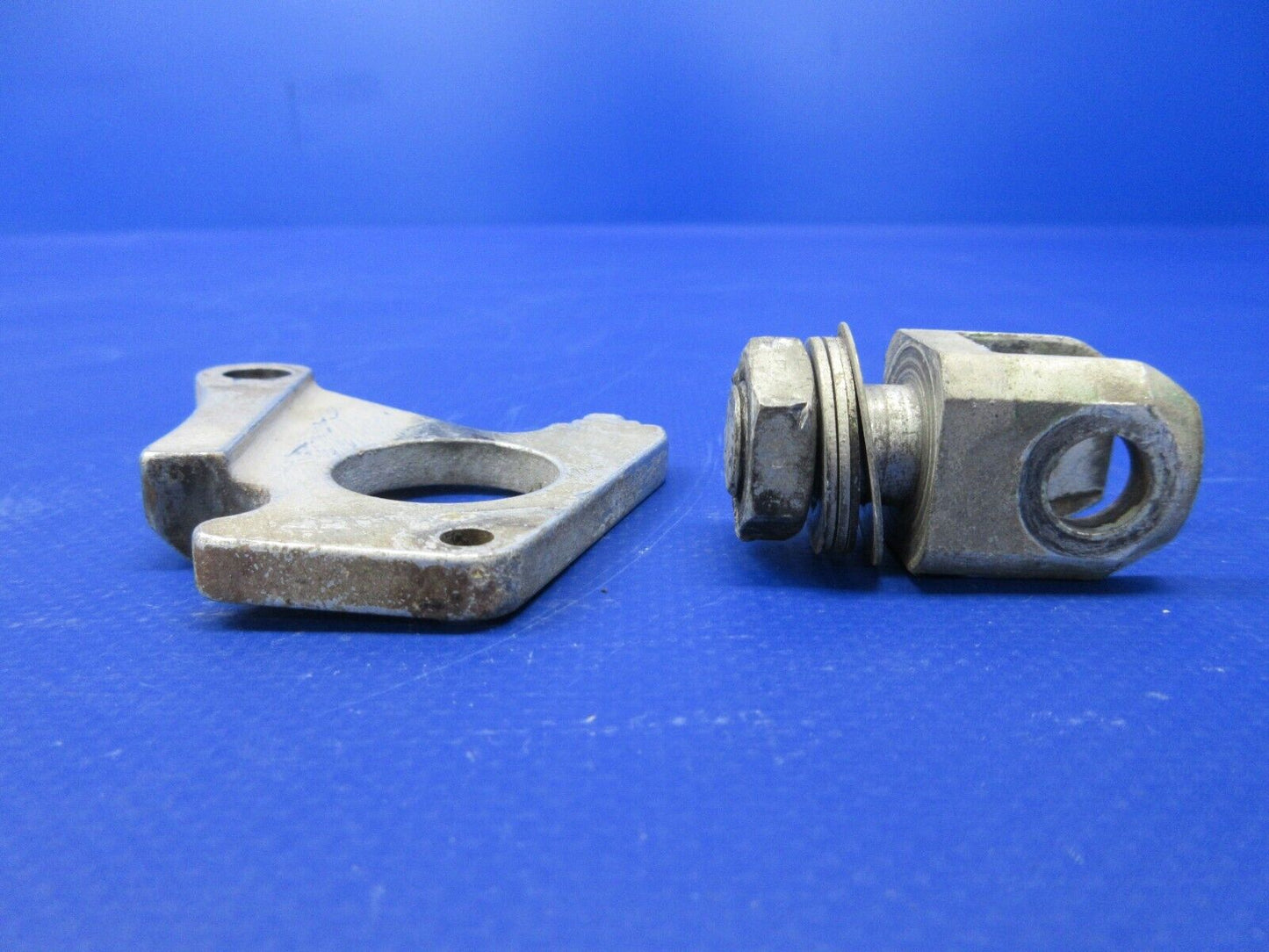 Early Cessna 210 Main Gear Down Lock Pawl & Bolt RH P/N 1241058-4 (1224-1317)