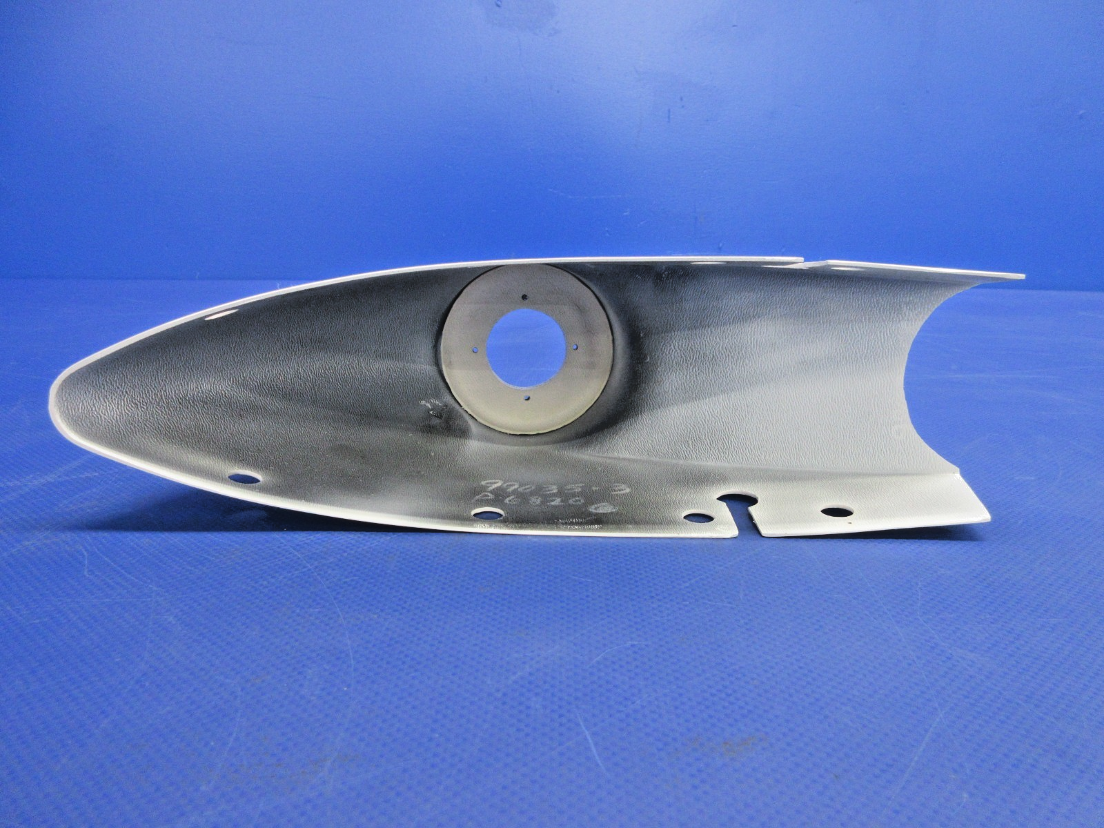 Piper PA-28 /-32 Vertical Fin Tip w/Beacon Adapter P/N 99035-003 NOS (0426-733)8