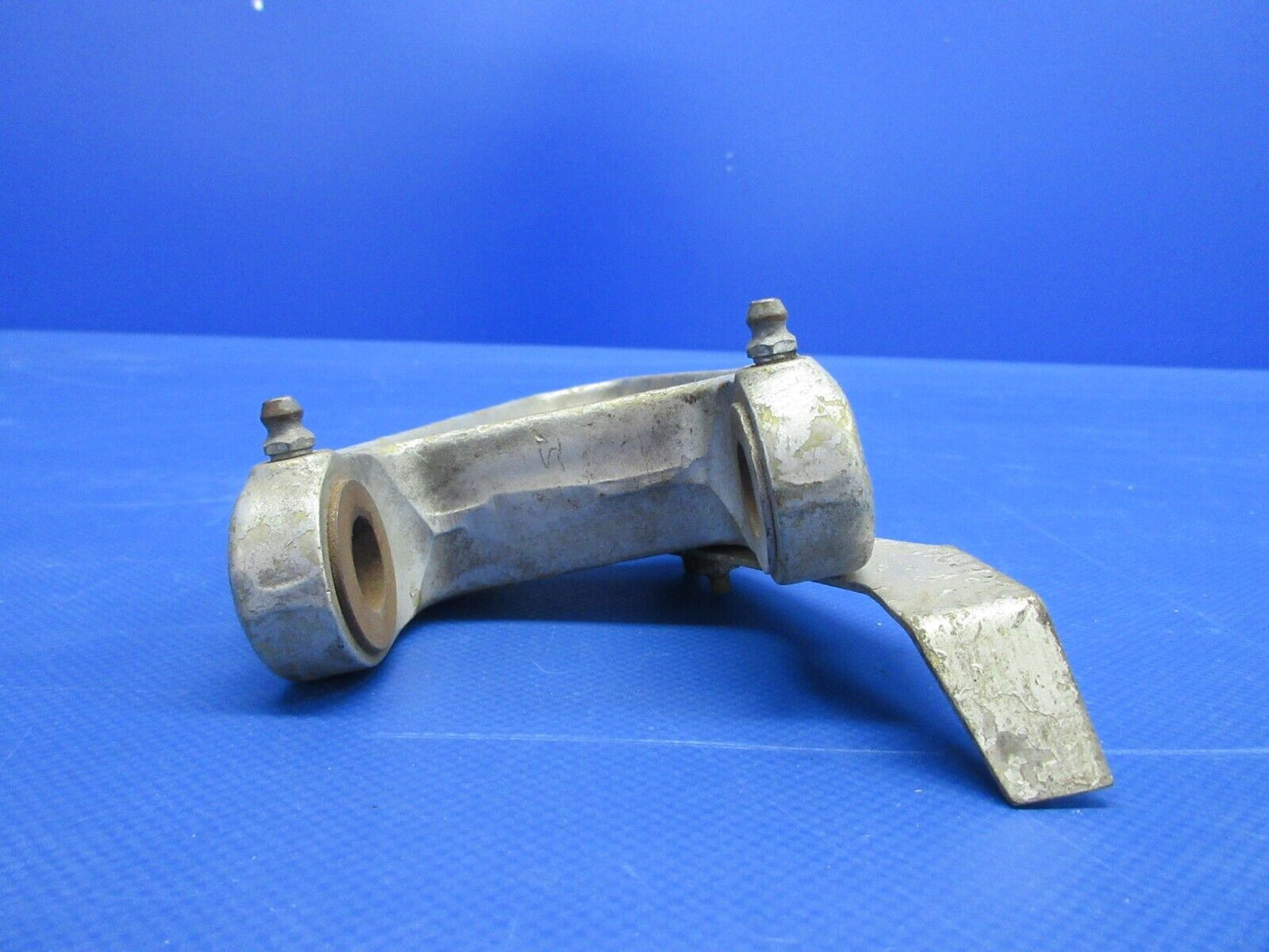 Beech King Air Landing Gear Upper Knee Assembly P/N 50-810032-8 (0324-1288)