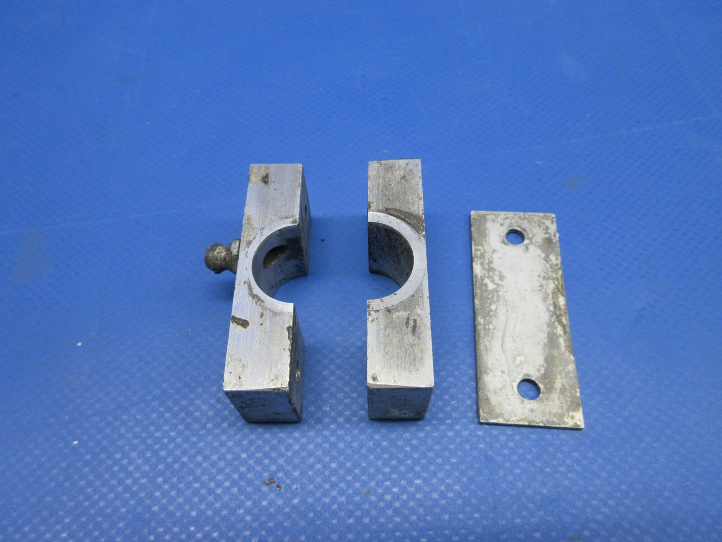 Piper PA-23-250 Nose Wheel Steering Tube Bearing Block Assy 18399-300 (0624-824)2