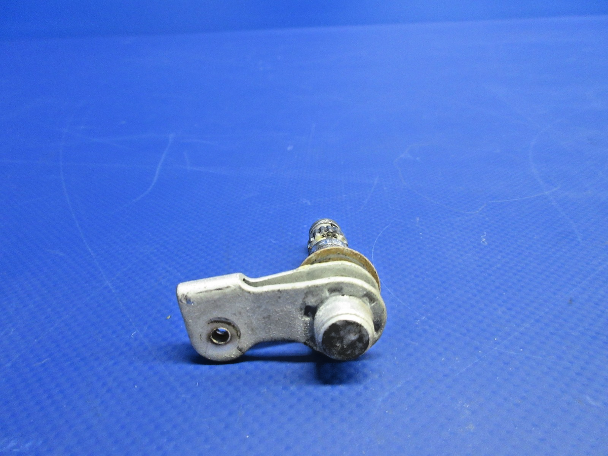 Cessna 172 / 172M LH Cabin Door Handle Shaft P/N 1511212-6 (0926-867)6