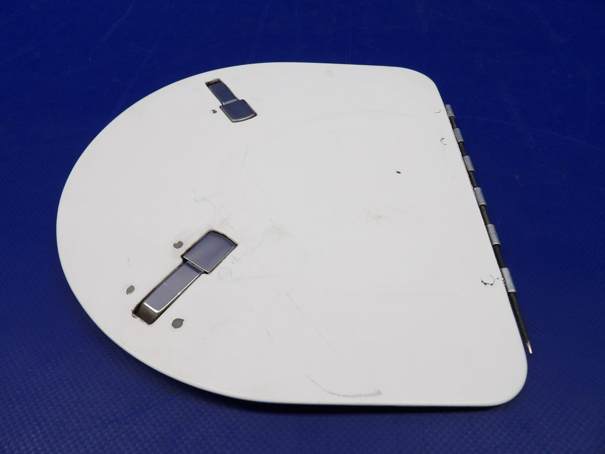 Cirrus SR22 Oil Filler Door P/N 20175-001 (0926-1211)2