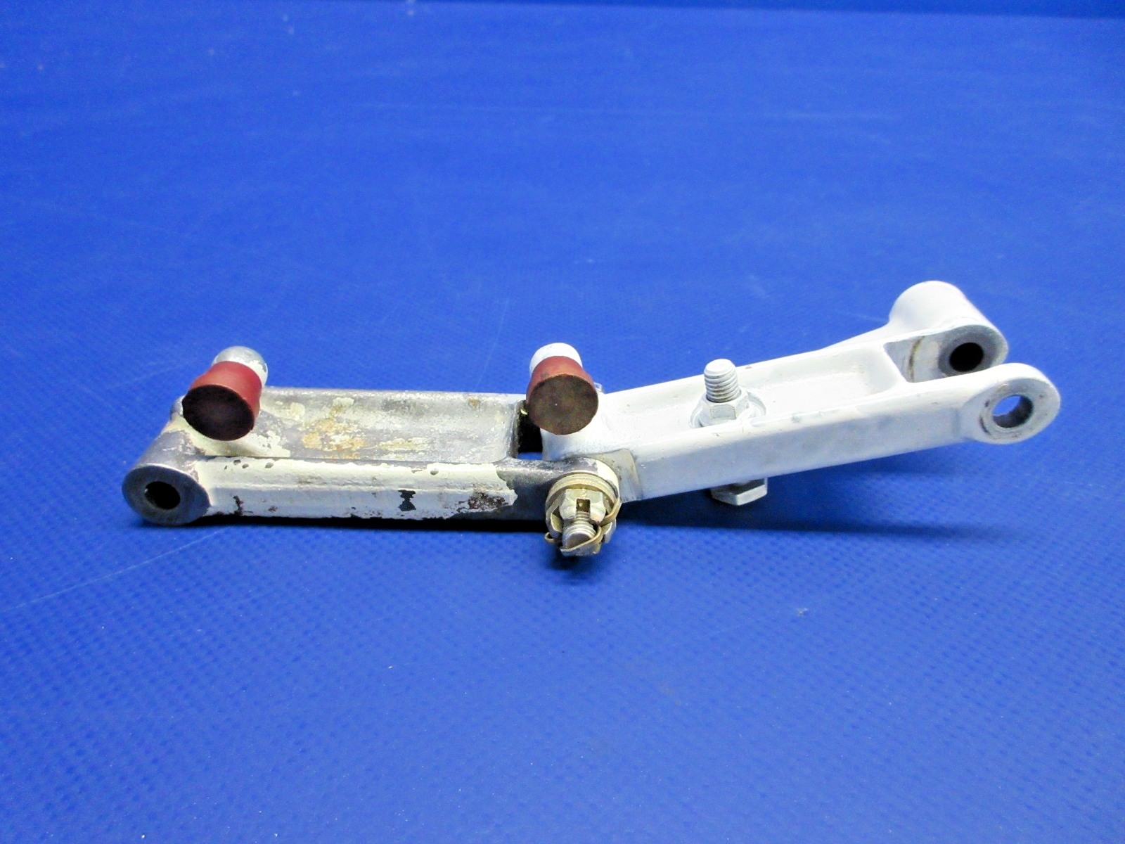 Beech D95A Nose Landing Gear Steering Idler Cross Link P/N 35-825173 (0326-782)2
