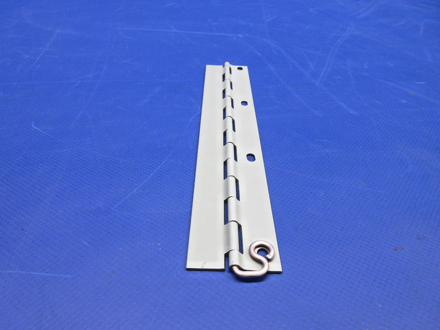 Cessna Aileron Hinge P/N 0523816-1 NOS (0326-1001)15