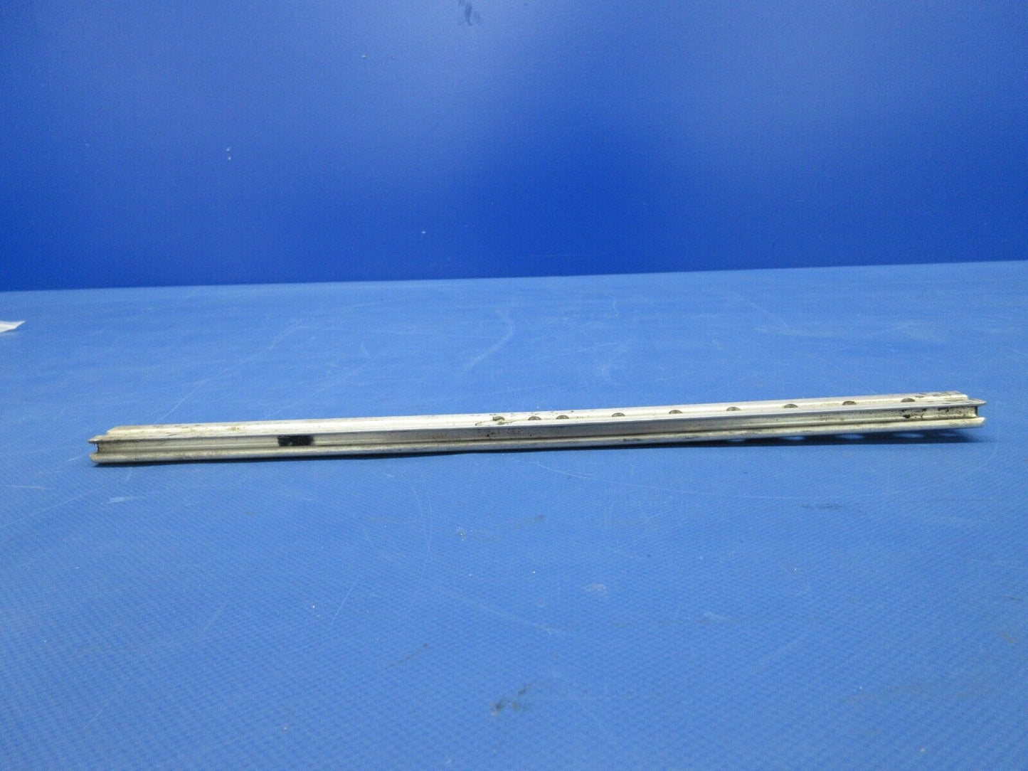 Piper PA-23-250 Aztec Seat Track INBD P/N 17922-05 (0624-851)