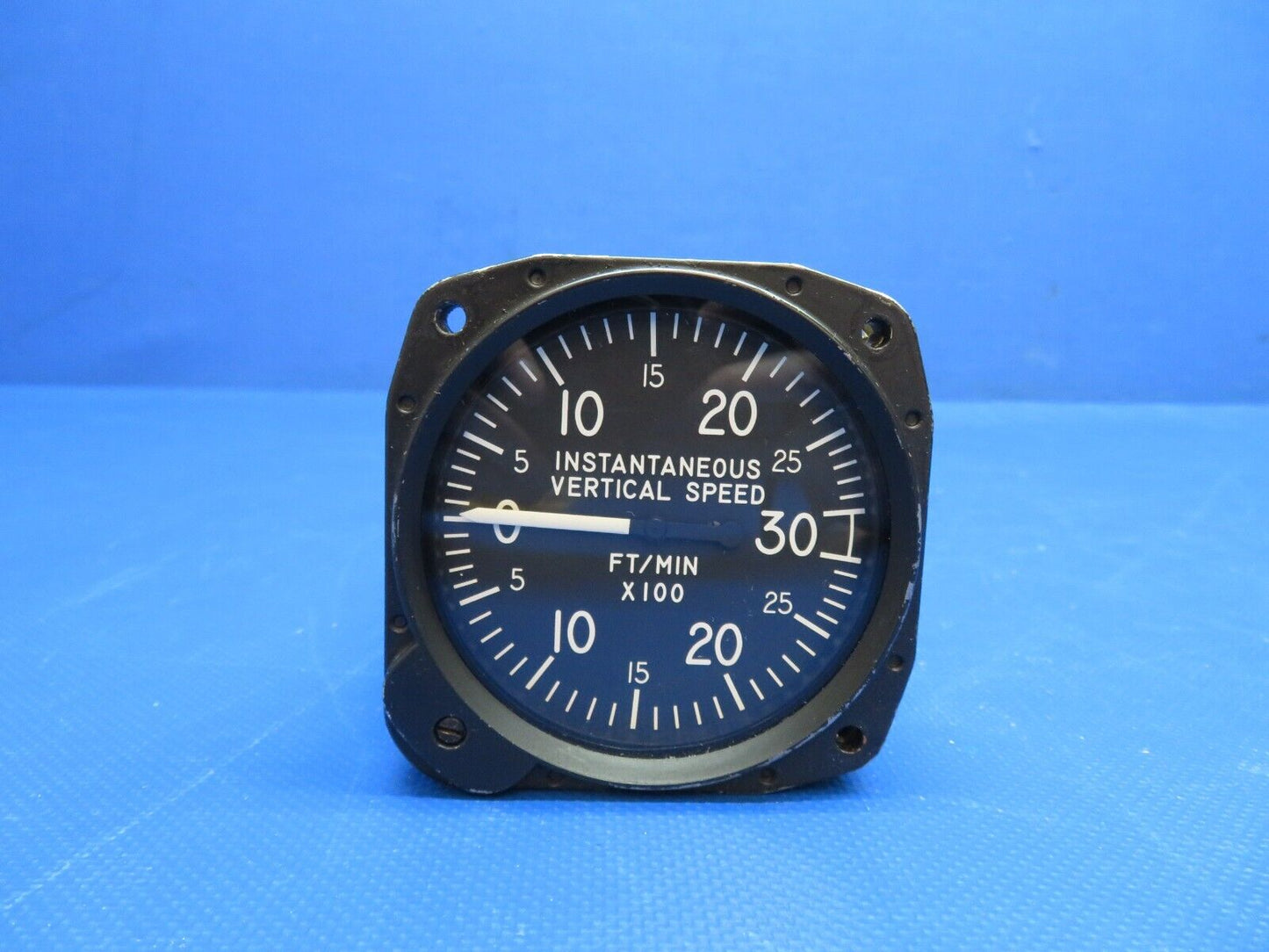 United Instruments Instant Vertical Speed Indicator 8130 WARRANTY (0524-1741)