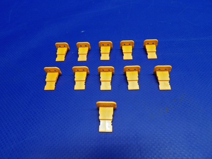 Cirrus Tanis Harness Plastic Socket P/N TCS2598 NOS LOT OF 10 (0426-1228)12