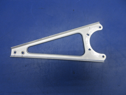 @Cessna 172 / 172RG Governor Control Bracket P/N 2451003-1 (0826-756)3
