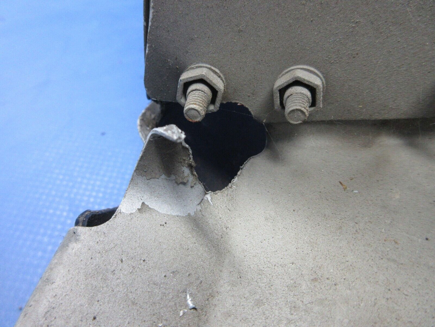 Piper PA-32RT-300T Nose Gear Induction Air Box Assy P/N 98634-03 (0924-2105)
