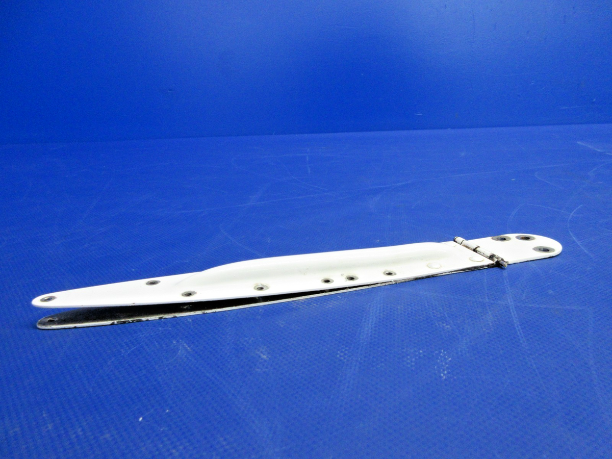 Cessna 172 / 172RG RH Cabin Door Upper Hinge P/N 0511280-2 (0926-874)7