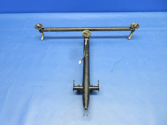 Piper PA-34-200T Seneca II Central Column Tee Bar Assy P/N 62703-34 (0524-2077)