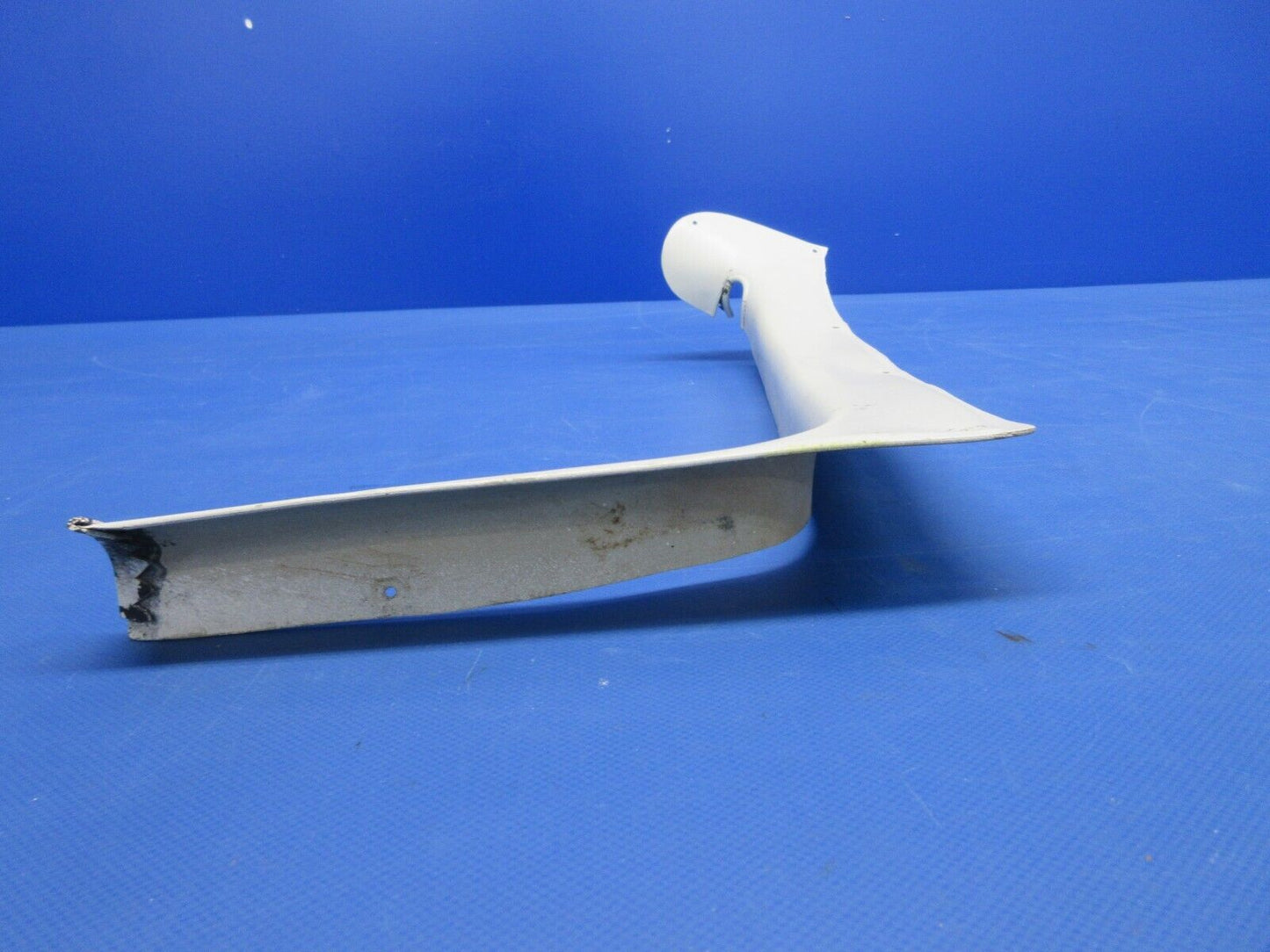 Piper PA-23-250 Aztec Window Moulding Front LH & RH 16527-05 & -02 (0624-875)