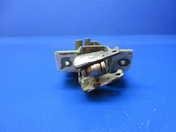 Bell 47J-2 Helicopter Cabin Door Latch RH P/N 47-385-169-20 (1224-1213)