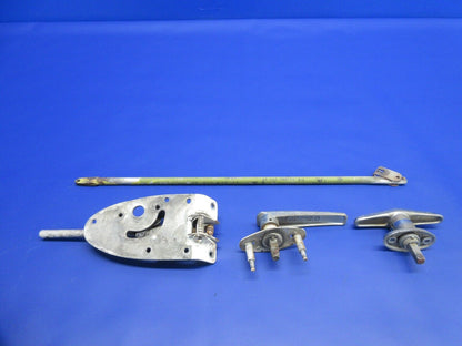 Bell 47J-2 Helicopter Cabin Door Latch Right Hand P/N 47-385-169-20 (1124-938)