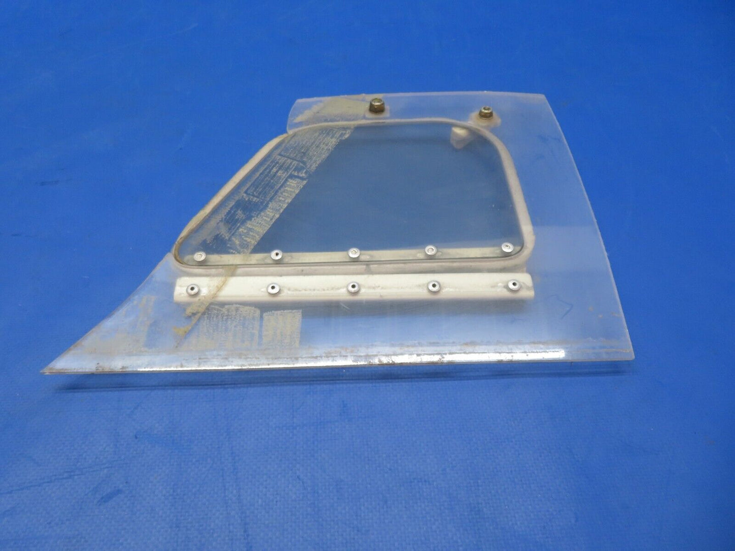 Piper PA-28 Storm Window P/N 65896-00 (0723-348)