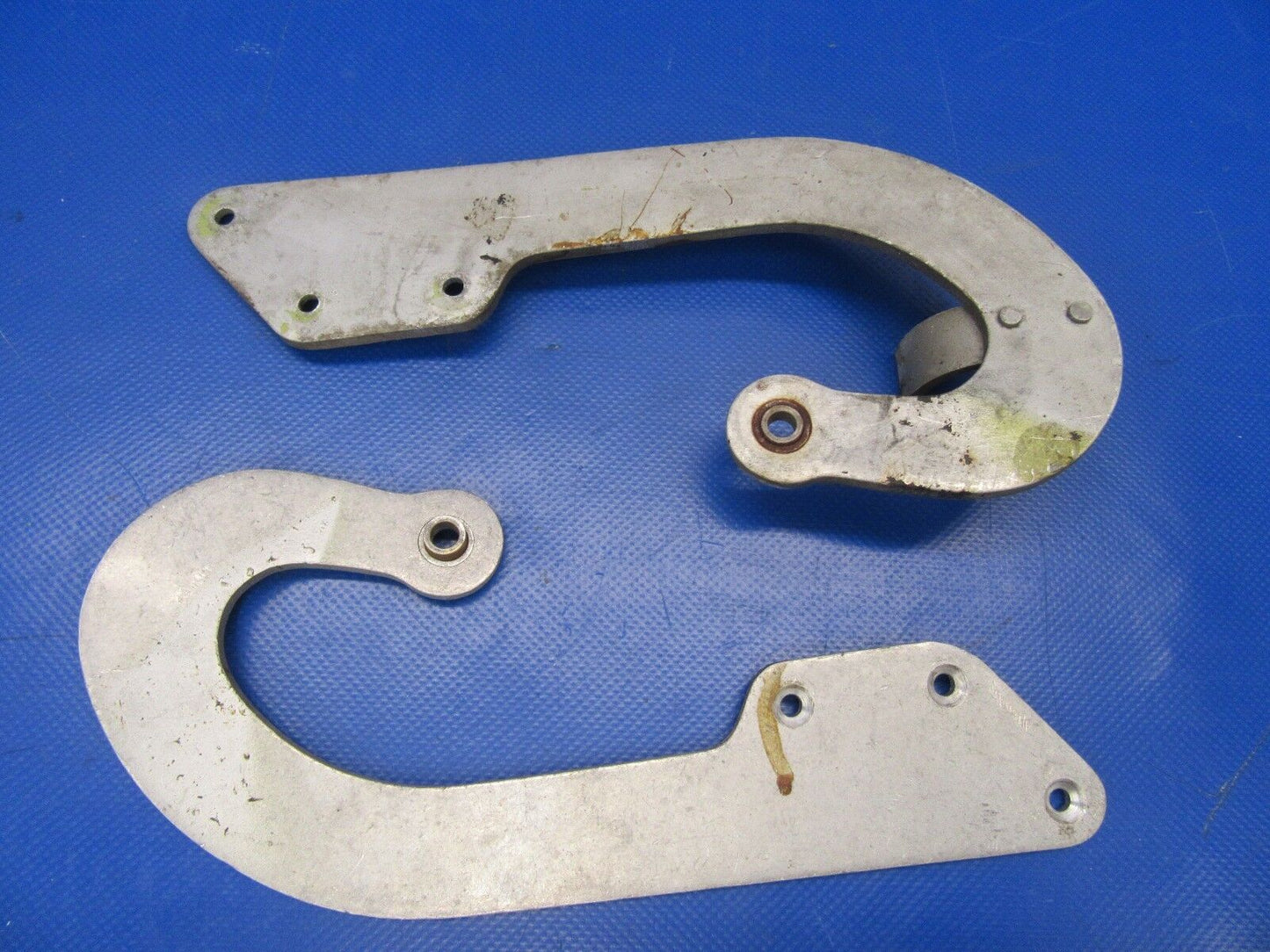 Beech Baron Nose Baggage Door Hinges FWD & AFT P/N 002-410055-43 & -41 (1117-66)