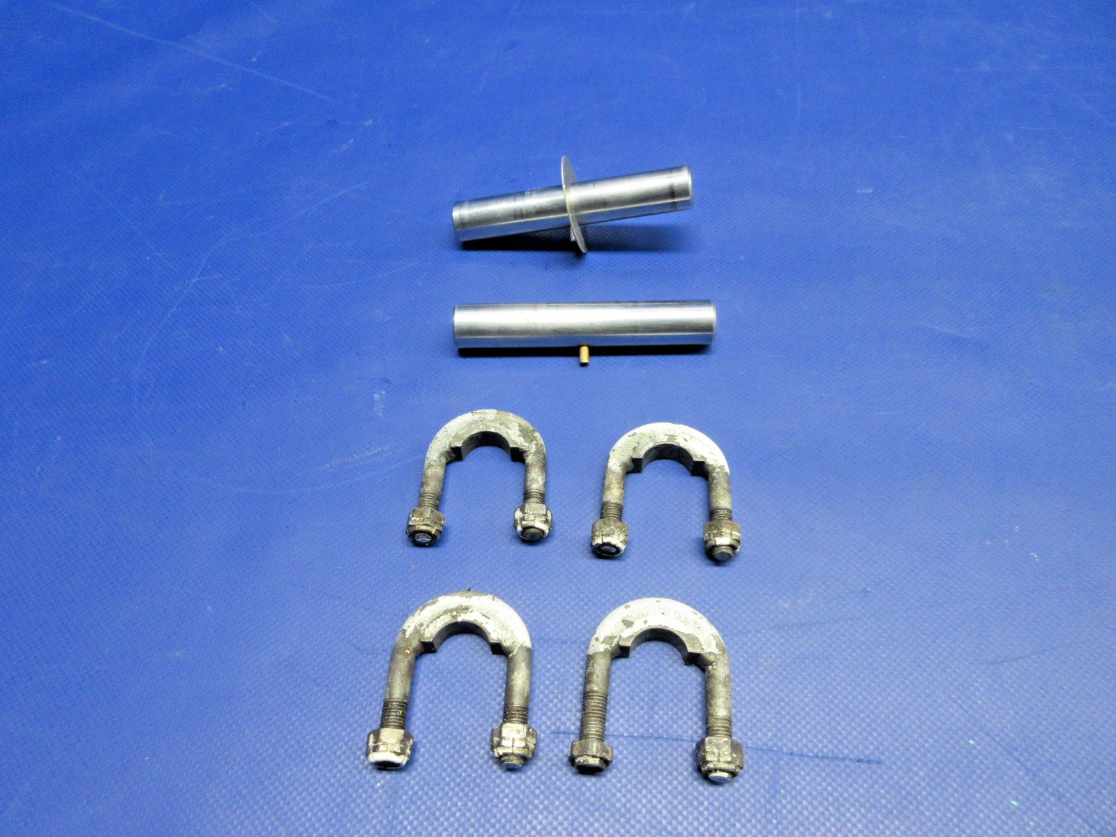 Cessna 310 / 310I Main Gear Shaft & Clamp Set P/N 0894000-9 (0326-890)0